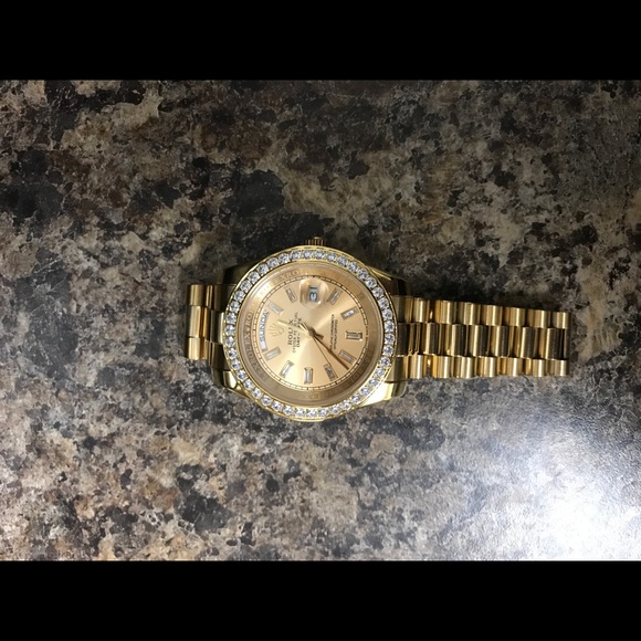 Gold watch - Picture 3 of 3